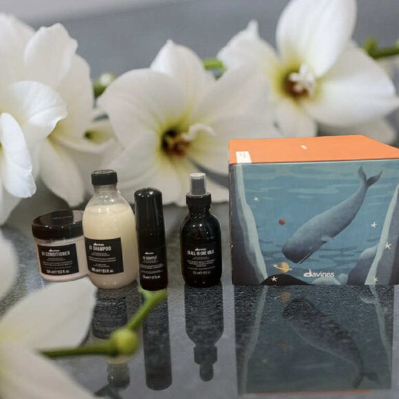 Davines Oi Holiday Gift Set Shampoo Conditioner Milk & Soufflé Retail size - Picture 1 of 5